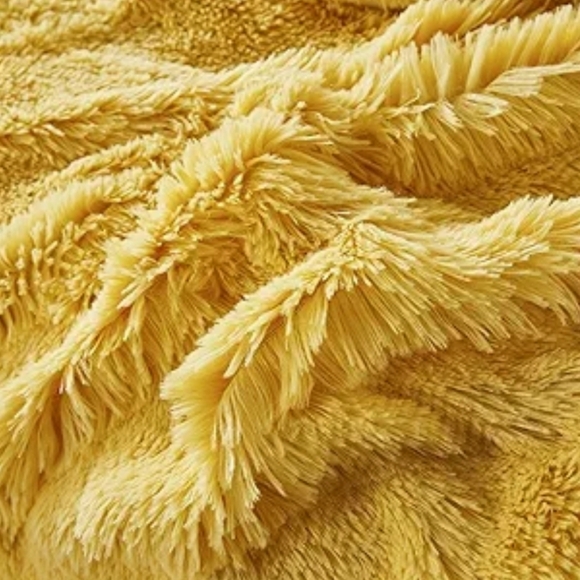 Uhamho Faux Fur Velvety Fluffy Bedding - Picture 5 of 5